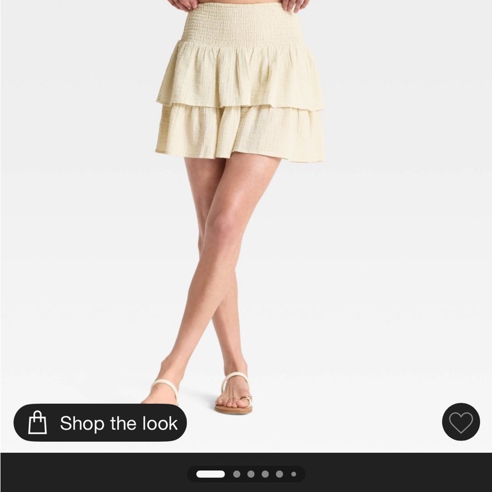 New w/ tag never opened Target Cream Tiered Skater Skirt Sz Medium